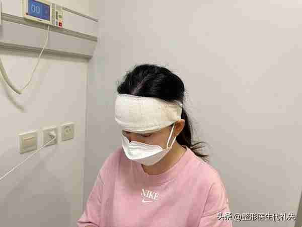 本身眼睛就长得非常好看,只想做个提眉手术恢复原来的双眼皮样子