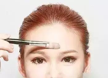 鼻子塌怎么化妆?4个化妆技巧胜过隆鼻!