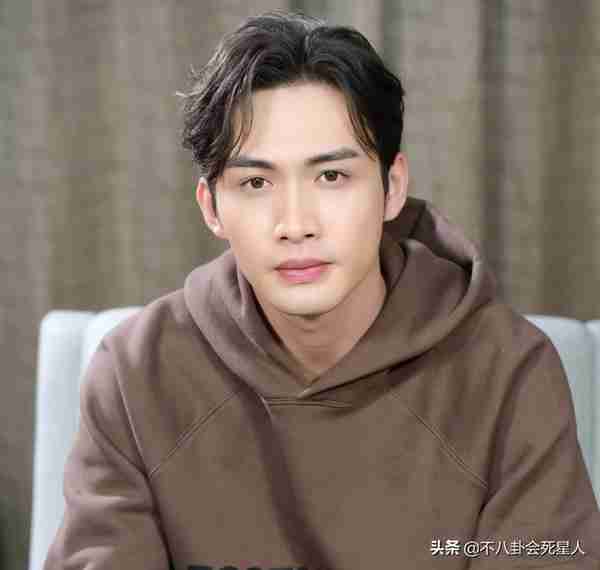 25位明星割过双眼皮,谁自然谁“毁容”一目了然