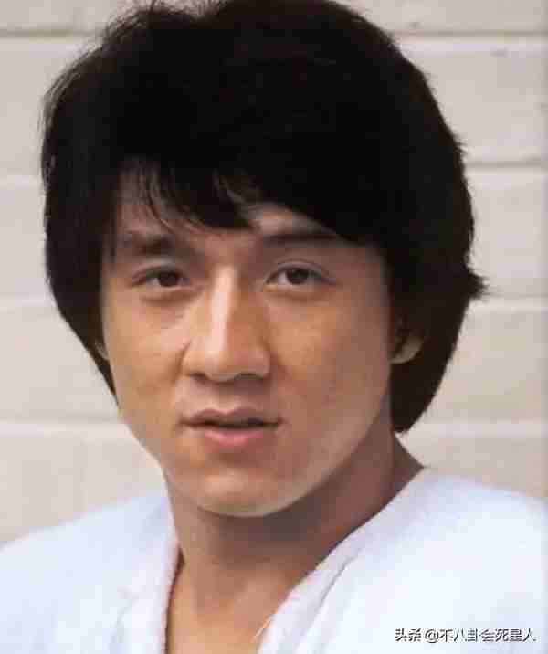 25位明星割过双眼皮,谁自然谁“毁容”一目了然