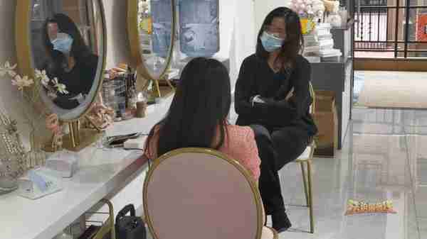广西一美女割双眼皮,美容店老板切出“增生”还留疤