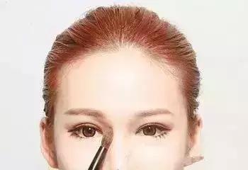 鼻子塌怎么化妆?4个化妆技巧胜过隆鼻!