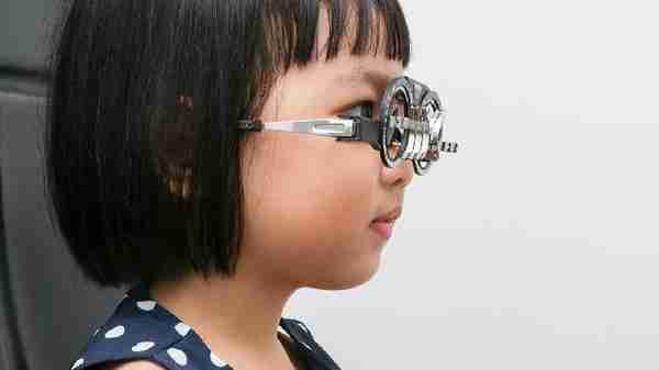 30个孩子6个散光!为什么现在散光的孩子特别多?能彻底治愈吗?