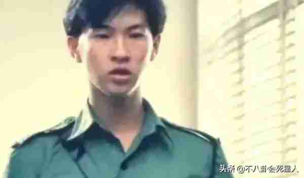 25位明星割过双眼皮,谁自然谁“毁容”一目了然