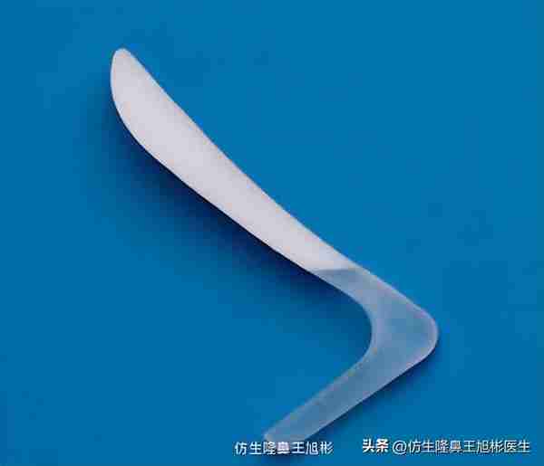 初鼻当心:硅胶假体隆鼻后,什么原因会造成包膜挛缩?可防可治吗