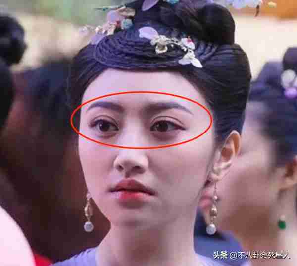 25位明星割过双眼皮,谁自然谁“毁容”一目了然
