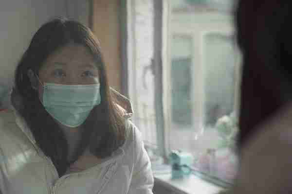 毁容、离婚、焦虑:生活崩坏在一场失败的眼整形后