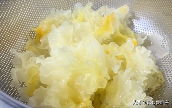 男人过了50岁,这2样食物要多吃,一周吃两次,腿脚有劲,有营养