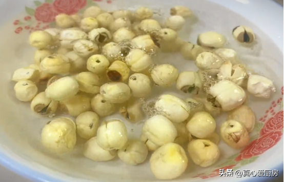 男人过了50岁,这2样食物要多吃,一周吃两次,腿脚有劲,有营养