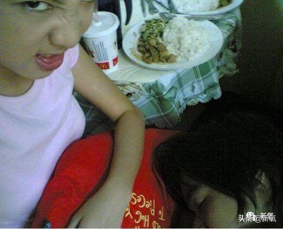那个十年整了4次变成木偶人的女爱豆,请看看你的队友吧